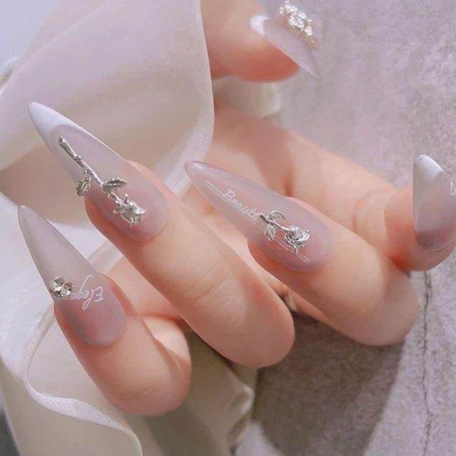 Rosas de metal en 3D *10 – Crystal Nails